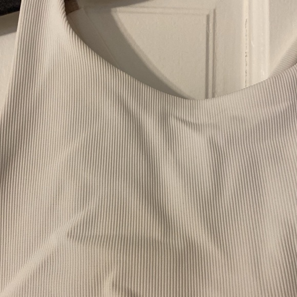 Lululemon high neck sports bra - Picture 3 of 4